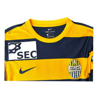 Colletto con etichetta Nike Dri-FIT taglia M e stemma Hellas Verona – maglia Home 2016/17