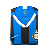 Dettaglio colletto maglia Inter Home 2019-20 – croce Internazionale 1908 dorata – etichetta Nike Dri-FIT taglia XL