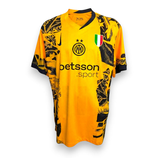 Maglia Inter Third 2024-25 gialla Store Nike – motivo barocco nero – sponsor Betsson sport doppia stella – de Vrij