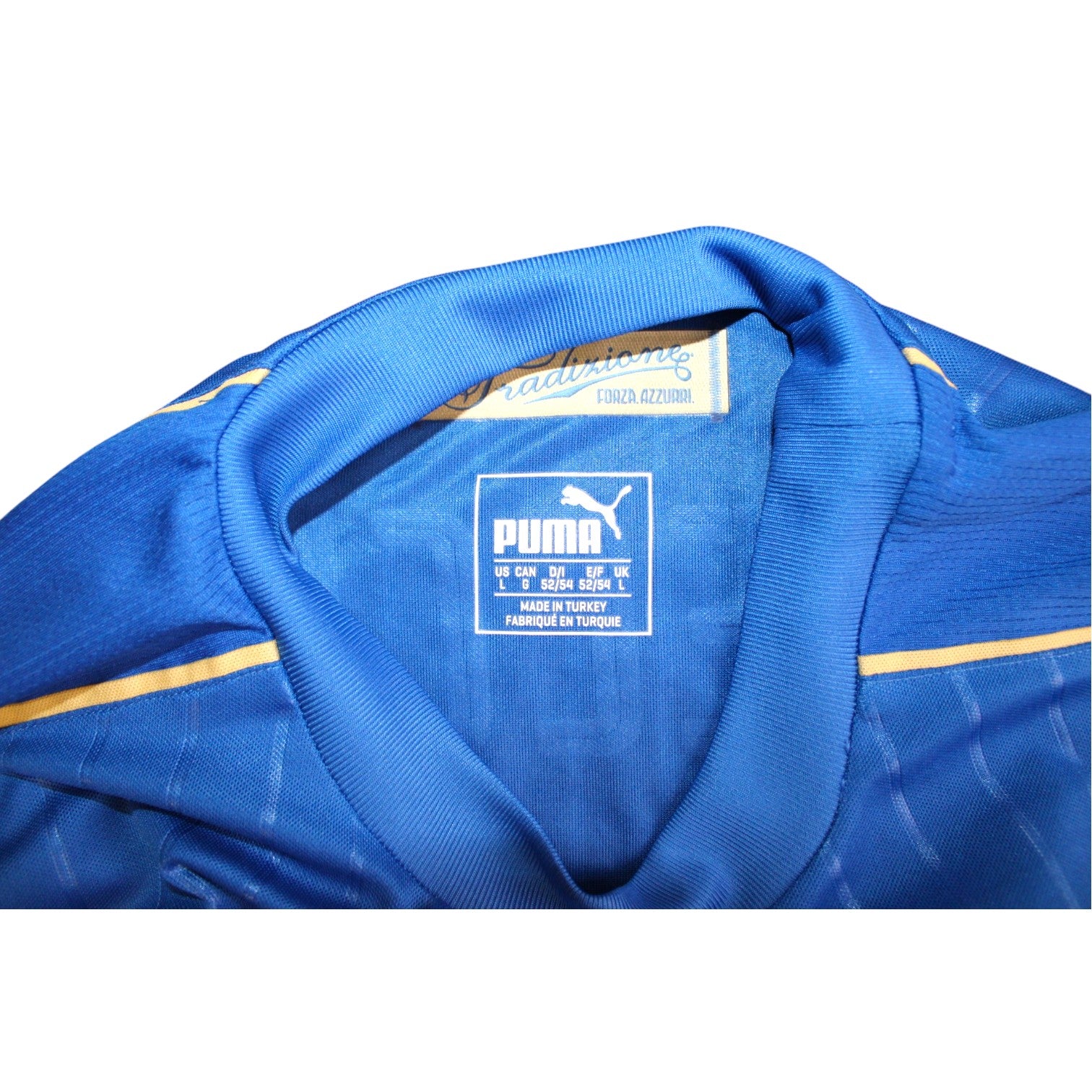 Etichetta interna Puma Tradizione Forza Azzurri Made in Turkey taglia L maglia Italia Euro 2016 manica lunga