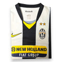 Dettaglio collo a V e stemma Juventus maglia Home 2008-09 Nike – etichetta Bianconeri taglia XXL due stelle