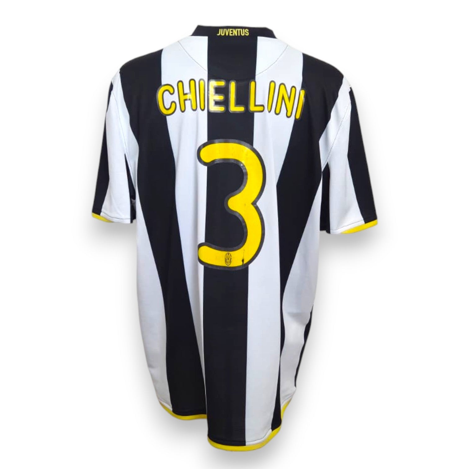 Retro maglia Juventus Home 2008-09 Chiellini numero 3 giallo – lievi segni usura stampa – maglia Store Nike