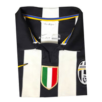 Dettaglio collo Fino alla fine e scudetto Juventus maglia 2014-15 Nike – Made in Thailand taglia M swoosh giallo