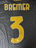 Dettaglio numero 3 maglia Juventus Third 2024-25 Bremer – autografo originale Bremer pennarello nero – Zebretta dorata