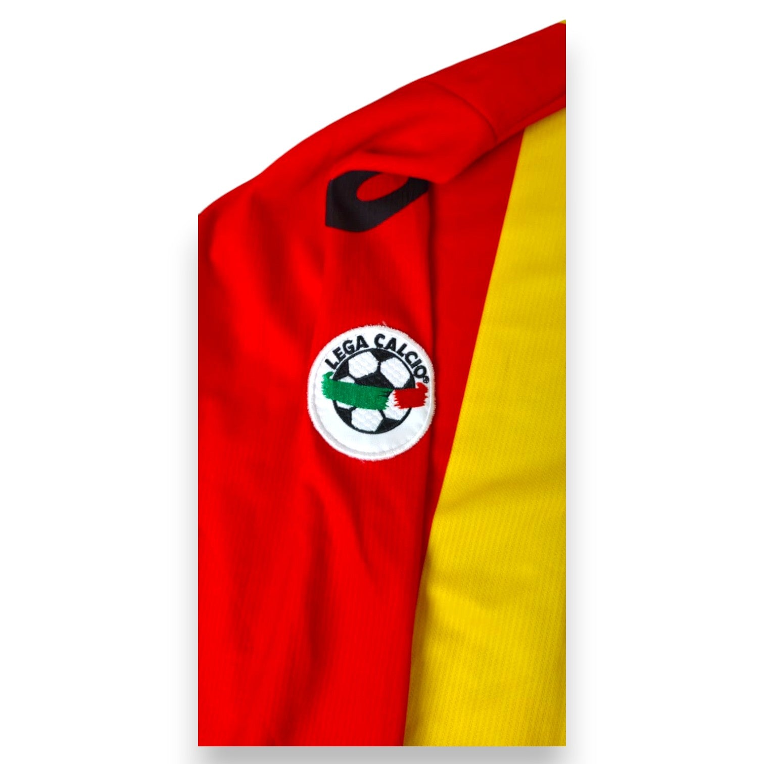 Patch ufficiale Lega Calcio su manica maglia US Lecce Home 2001-02 Popescu – dettaglio Player Issued