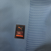 Etichetta Puma Authentic Licensed Football maglia Manchester City Home 2025-26 – dettaglio originale