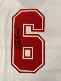 Dettaglio autografo originale Franco Baresi su numero 6 replica maglia Milan Away 1988-89 – firma in nero