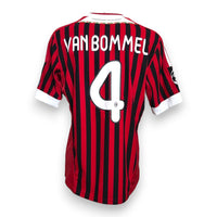 Retro maglia Milan Home 2011/12 con nameset originale Van Bommel 4 e scritta Associazione Calcio Milan