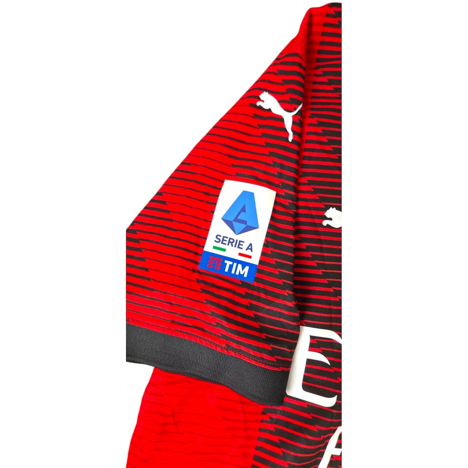 Patch ufficiale Serie A TIM su manica maglia AC Milan Home 2023-24 Gabbia – logo Puma – Player Issued