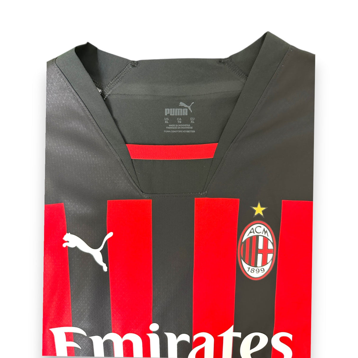 Etichetta Puma taglia XL Made in Indonesia maglia Milan Home 2022-23 – scudetto e stella