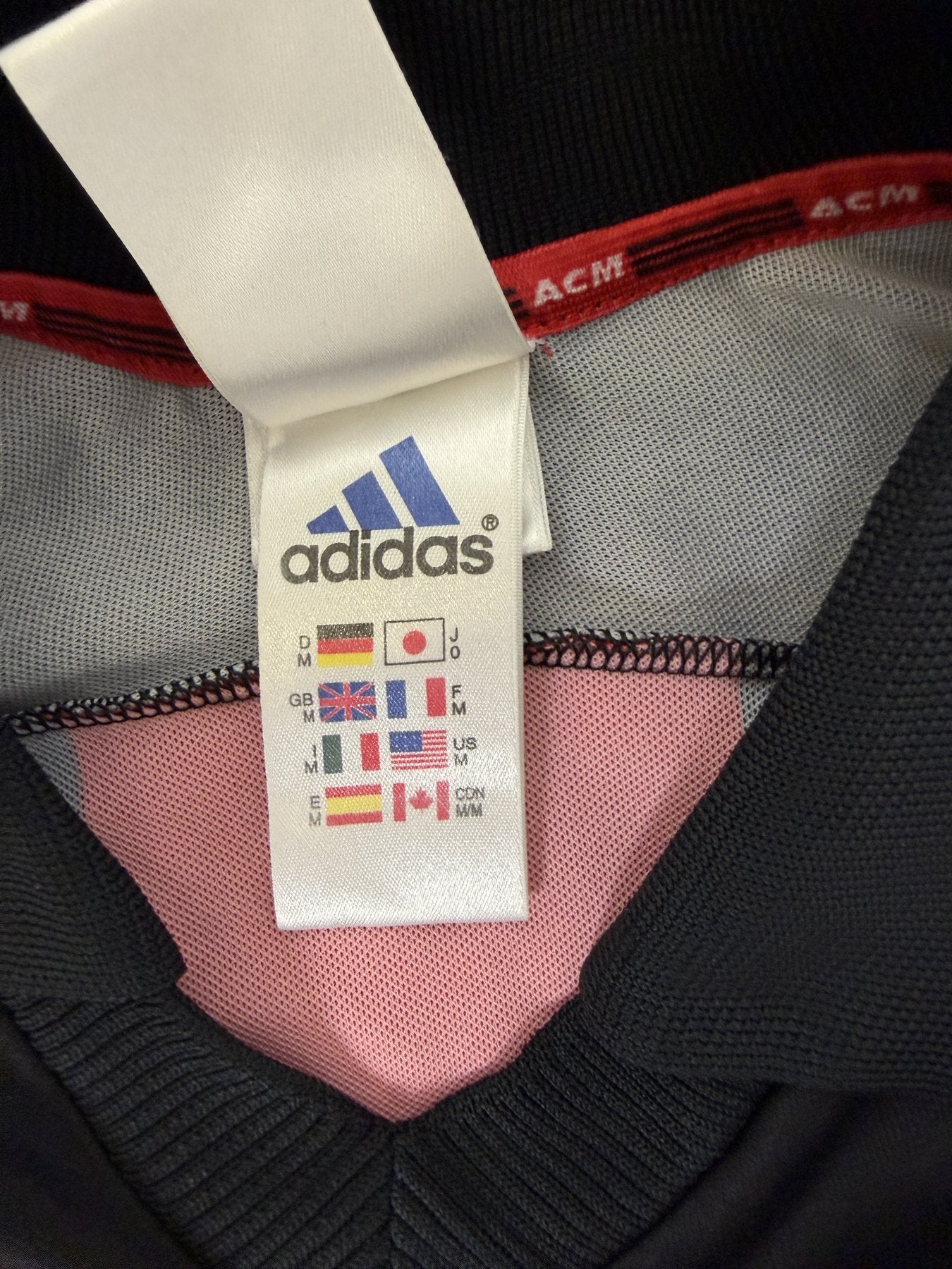 Etichetta taglia adidas maglia AC Milan 2000-01 – taglia M – dettaglio Vintage Store autentica