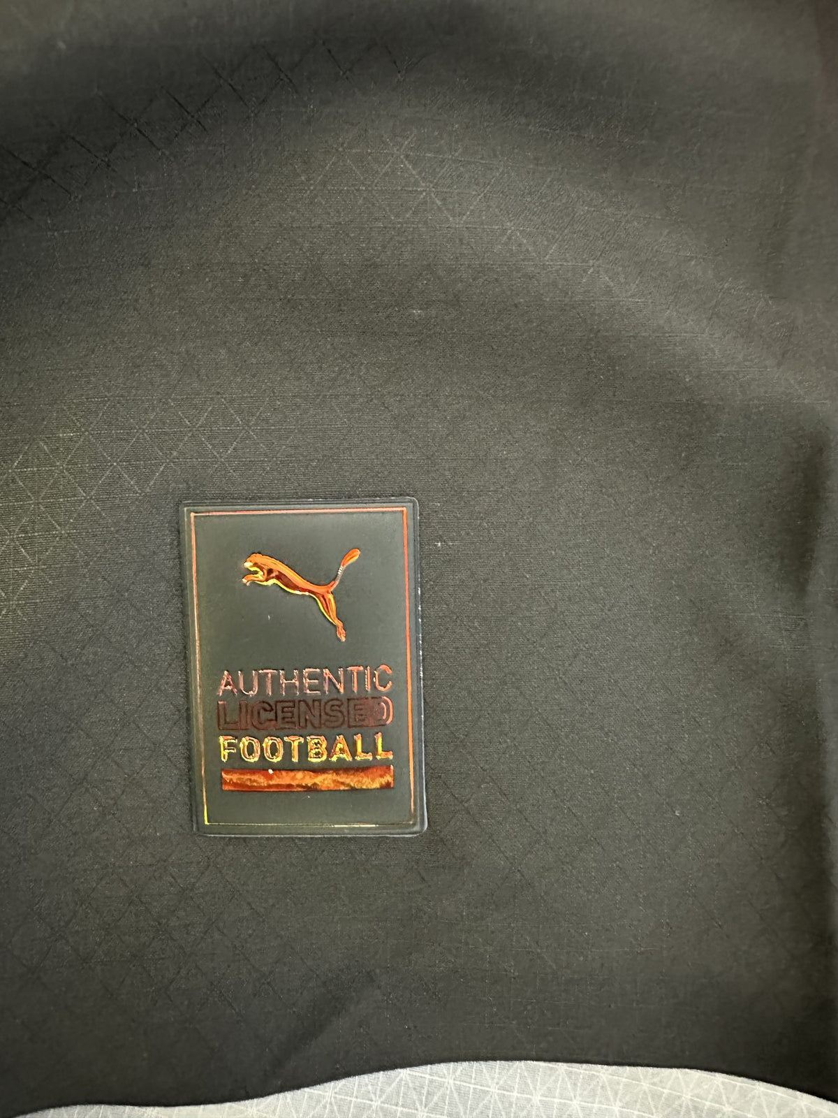 Etichetta Puma Authentic Licensed Football maglia Milan Home 2022-23 – dettaglio originale