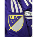 Toppa MLS e dettaglio firma originale Antonio Nocerino su maglia Orlando City Home 2016