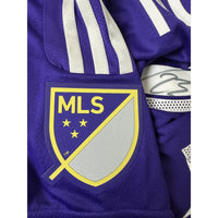 Toppa MLS e dettaglio firma originale Antonio Nocerino su maglia Orlando City Home 2016