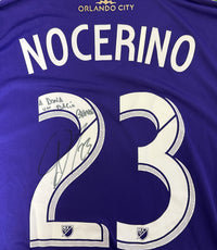 Dettaglio numero 23 e dedica manoscritta autografo Antonio Nocerino su maglia Orlando City