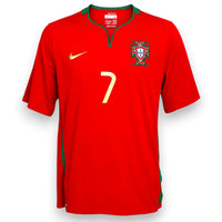 Maglia Portogallo Home 2008 Cristiano Ronaldo numero 7 Nike rossa – stemma FPF e swoosh oro colletto verde