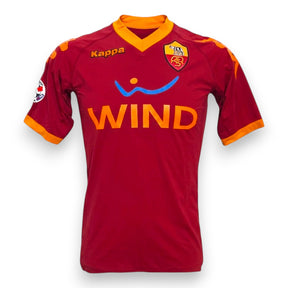 Maglia Roma Home 2009-10 Kappa rossa – colletto a V arancione – sponsor Wind – stemma ASR lupa – condizioni Excellent