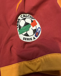 Dettaglio patch Lega Calcio Serie A TIM su manica maglia Roma Home 2009-10 Kappa
