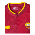 Dettaglio colletto coreana arancione maglia Roma 2021-22 – stemma ASR ricamato – etichetta New Balance taglia M