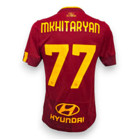 Retro maglia Roma Home 2021-22 numero 77 Mkhitaryan – sponsor Hyundai – scritta Figli di Roma sul colletto