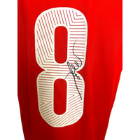 Dettaglio autografo originale Gökhan Inler maglia Svizzera Mondiale 2010 sul numero 8 – COA Associazione Autografia incluso