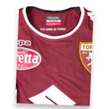 Dettaglio colletto maglia Torino 2016-17 – scritta 110 Anni di Toro – etichetta Kappa Kombat taglia XL