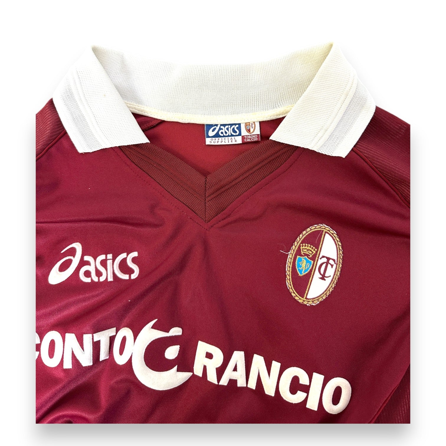 Dettaglio patch Lega Calcio e logo Asics su manica maglia Torino Player Issued 2001-02