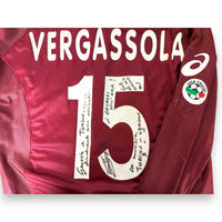 Dettaglio autografo e dedica manoscritta estesa Simone Vergassola su numero 15 maglia Torino