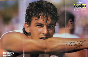 Poster autografato Roberto Baggio Juventus rivista Squadra Mia – primo piano riccioli – autografo originale pennarello blu – pieghe di conservazione – Very Good