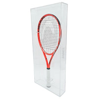 Teca espositiva acrilica verticale con racchetta HEAD Speed autografata Jannik Sinner – incisione SINNER laterale – supporto interno per esposizione professionale