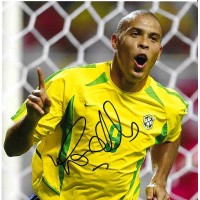 Fotografia autografata di Ronaldo Il Fenomeno con maglia Brasile 
