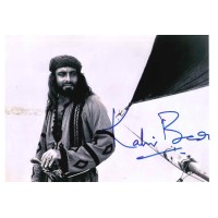 Autografo di Kabir Bedi su fotografia bianco nero sceneggiato Sandokan