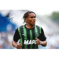 Autografo di Armand Laurient su fotografia in maglia Sassuolo